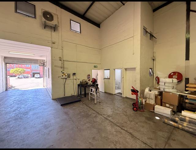296M² WAREHOUSE TO LET IN BEACONVALE